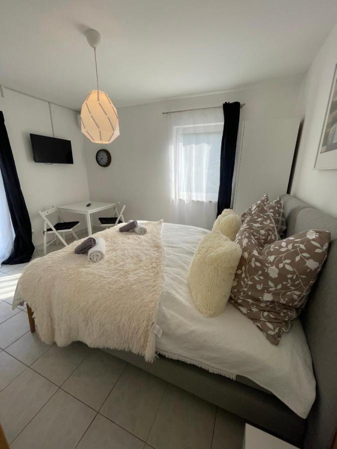 Enna Apartment 1 Perfect Location メドゥリン エクステリア 写真